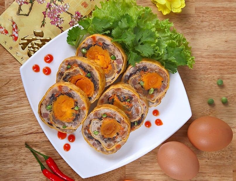 Cha-ca-ngu-sac-hap-dan Từng cuộn chả cá bắt mát, đẹp mắt