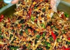 Cá cơm xóc lạc tỏi: Gợi nhớ hương vị quê hương mộc mạc, thân thương